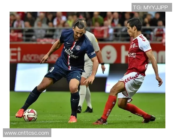 足球巨星技术展示：精彩技巧与独特风格的完美呈现